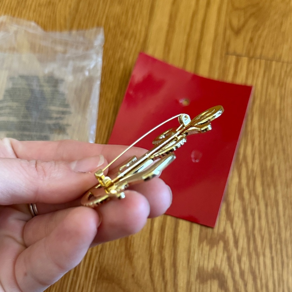 Christian Louboutin Red and Gold Anchor Brooch - Picture 2 of 3